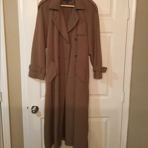Gallery tan trench coat